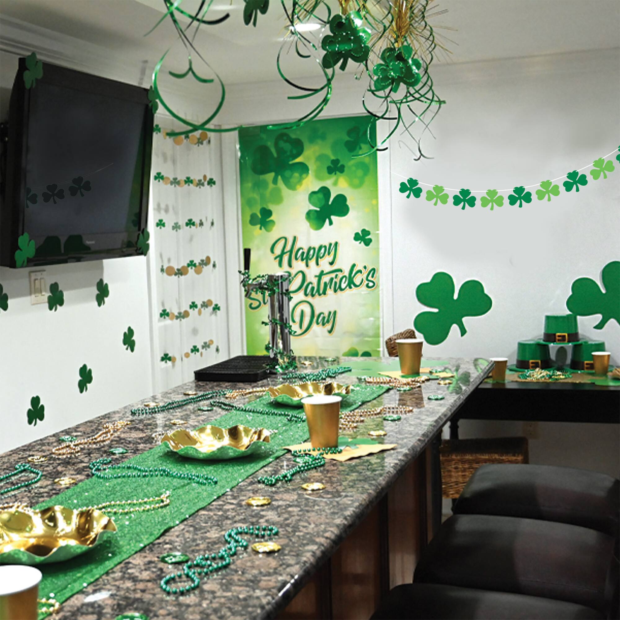 Beistle 7ft. Shamrock Streamer